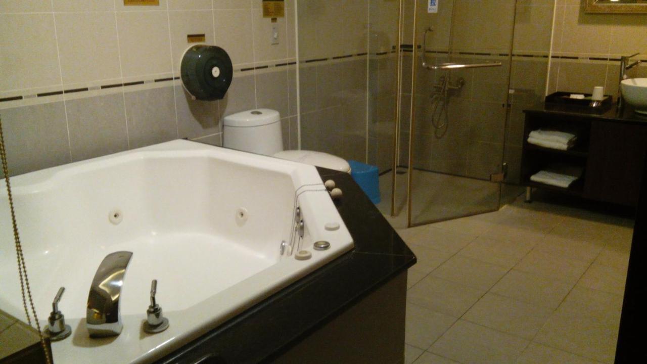 Alexander Motel Гаосюн Экстерьер фото