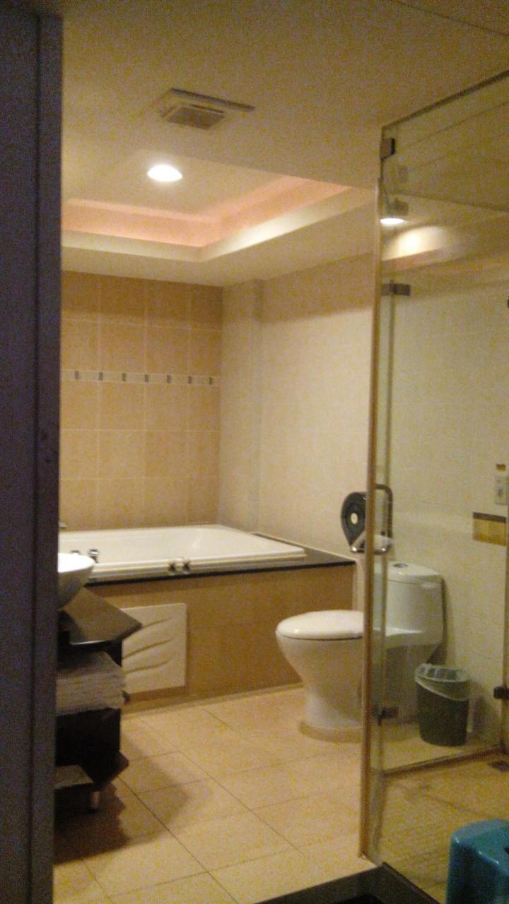 Alexander Motel Гаосюн Экстерьер фото